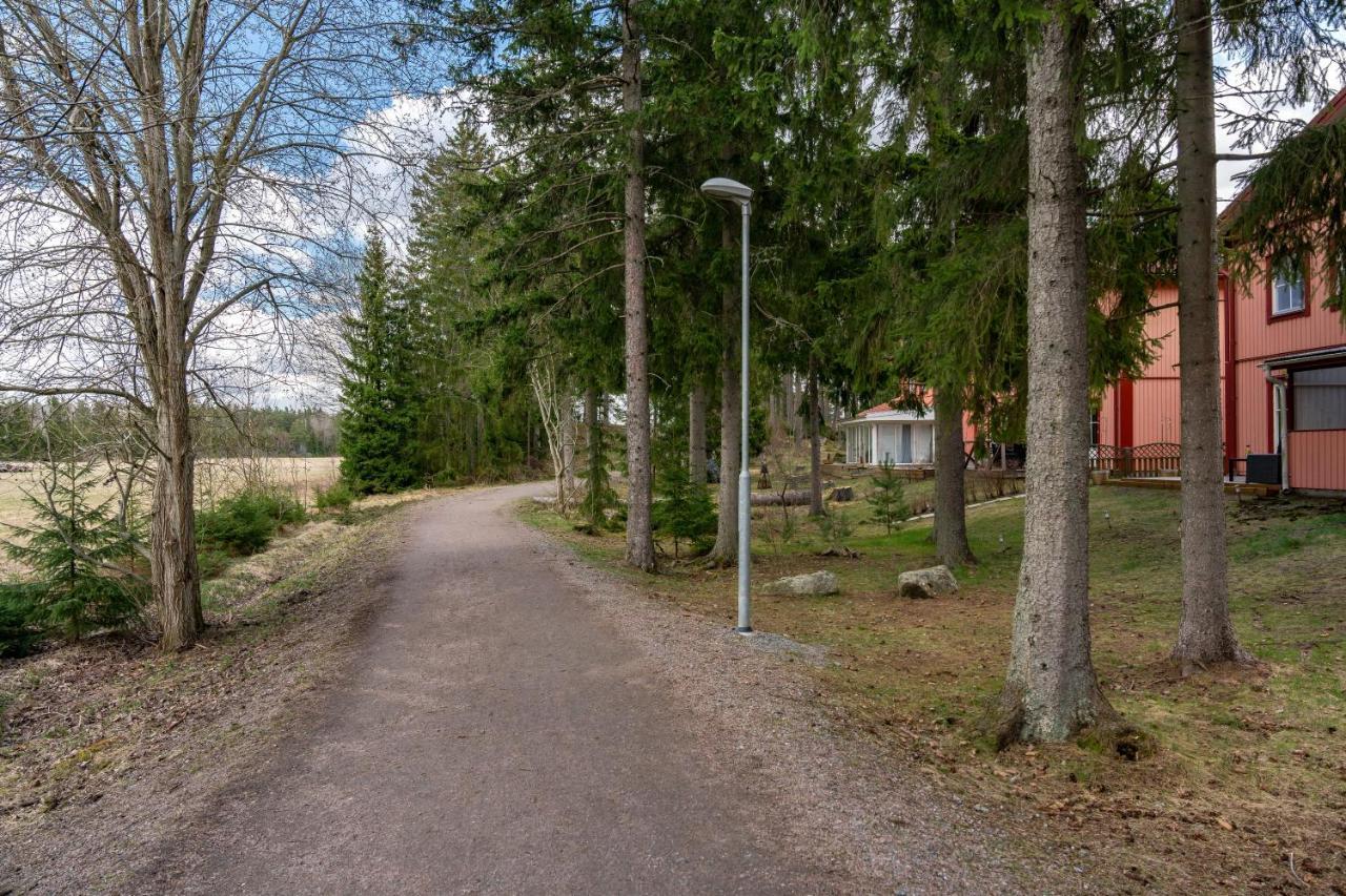 Uppsala Large Family Home Beside Forest Eksteriør bilde