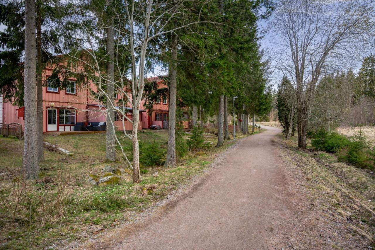 Uppsala Large Family Home Beside Forest Eksteriør bilde