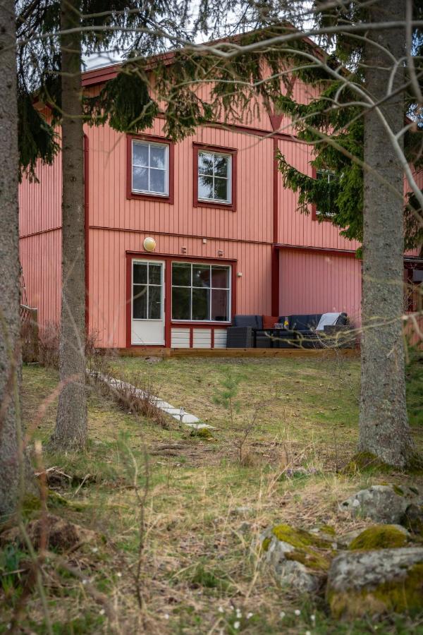 Uppsala Large Family Home Beside Forest Eksteriør bilde